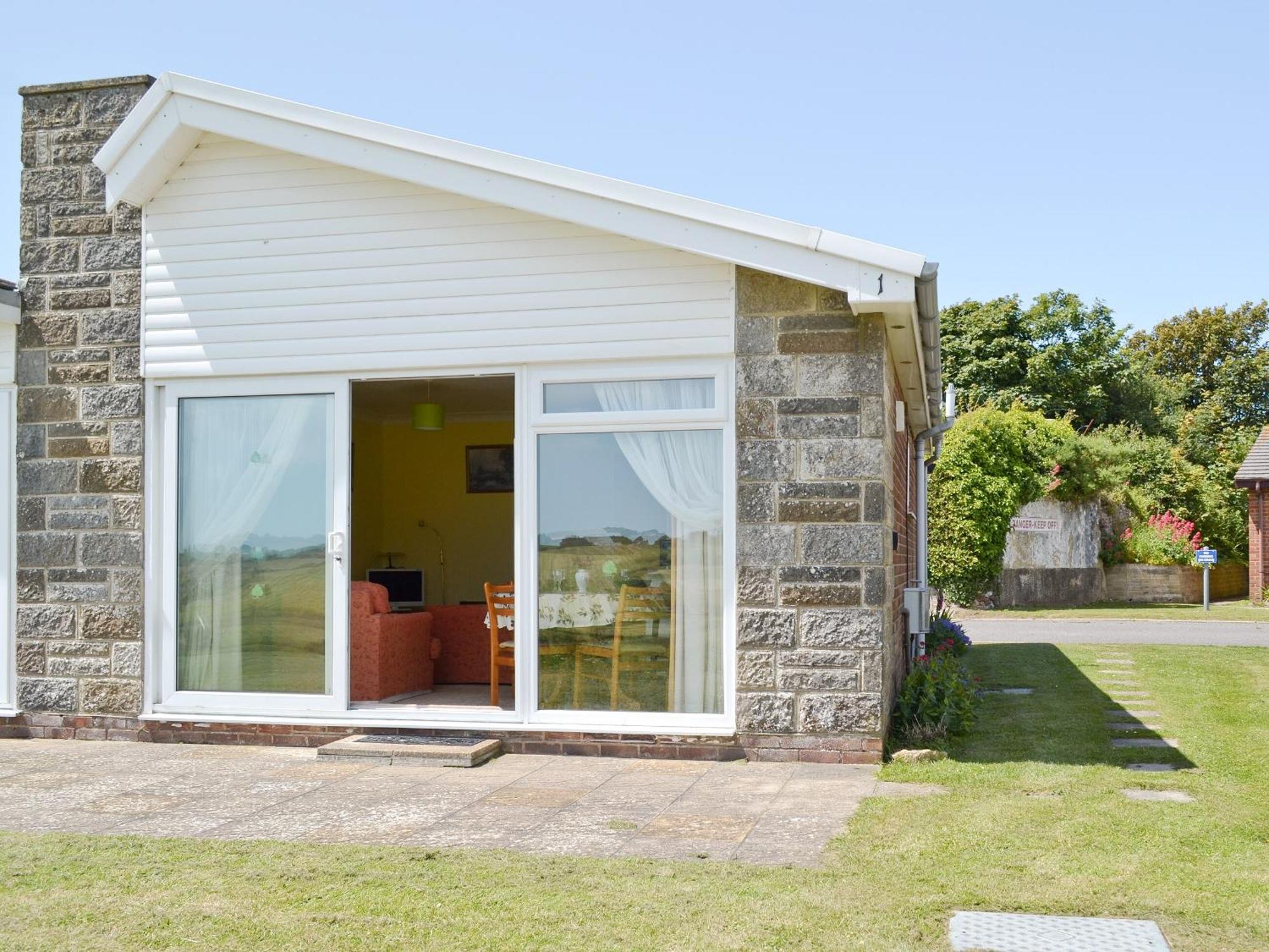 Cliff End Villa Freshwater Exterior photo